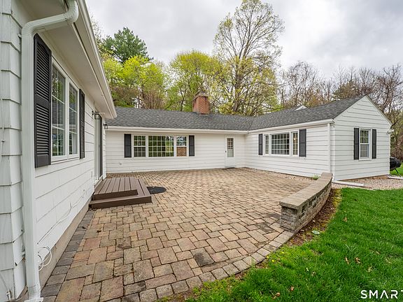 5th image of 30 Hillsboro Dr