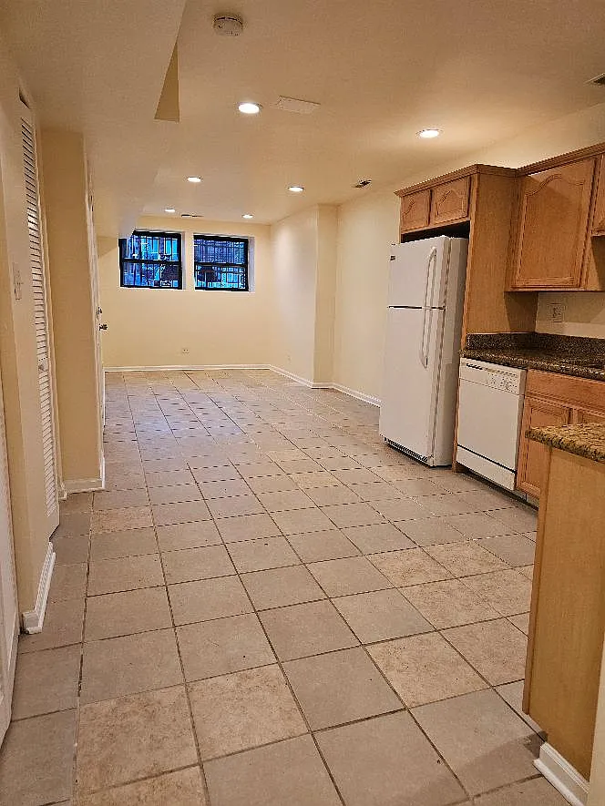 2 bed, 1000 sqft, $1,650 — Photo 2
