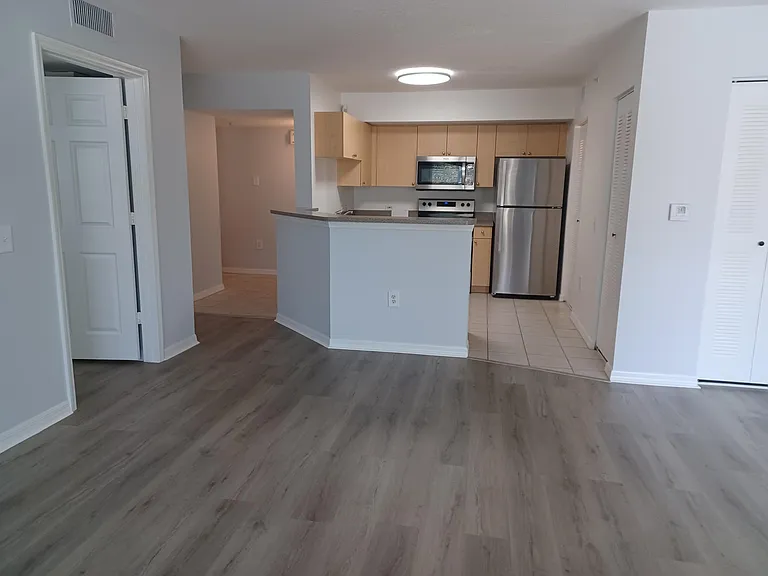 215 Villa Cir — Photo 9