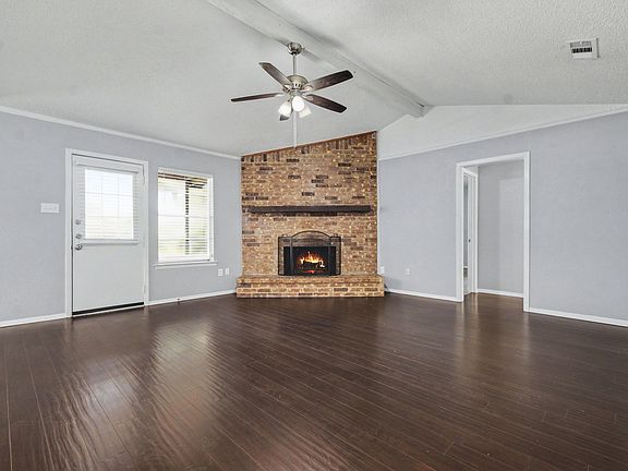 3rd image of 405 Sixpence Ln