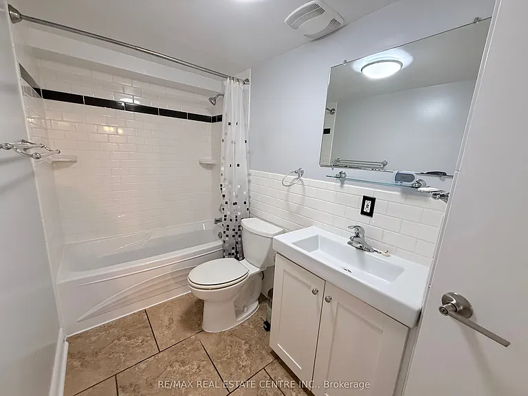 18 Mackenzie Dr #BASEMENT — Photo 13