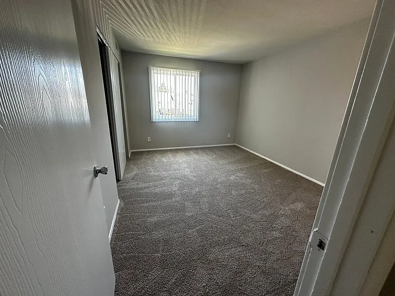 Coventry Court West Apartments — Photo 64