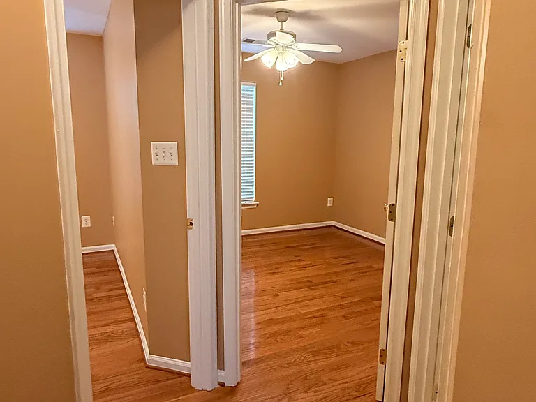 10404 Damascus Park Ln — Photo 28