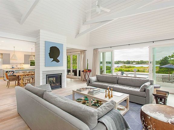 2nd image of 5 Quogue St