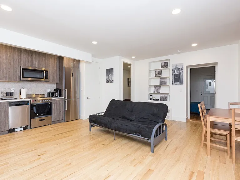 2038 5th Ave #1B — Photo 2