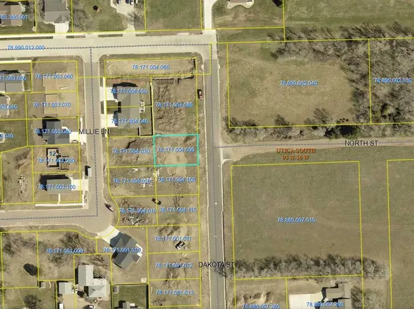 1403 Dakota St, Yankton, SD 57078