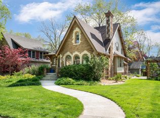 4906 N Cumberland Blvd, Whitefish Bay, WI 53217