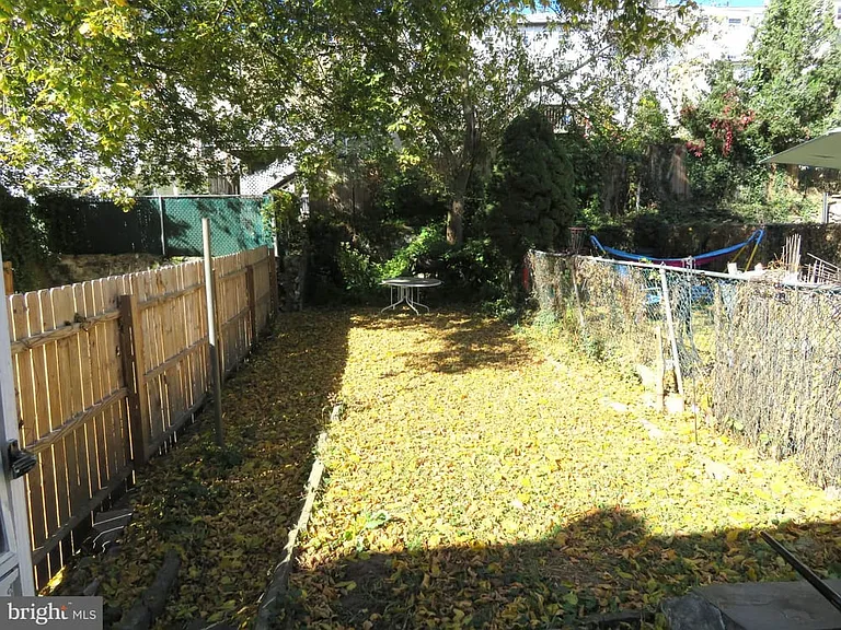 156 Grape St — Photo 10