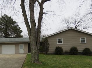 215 Lincoln Ave, Farrell, PA 16121