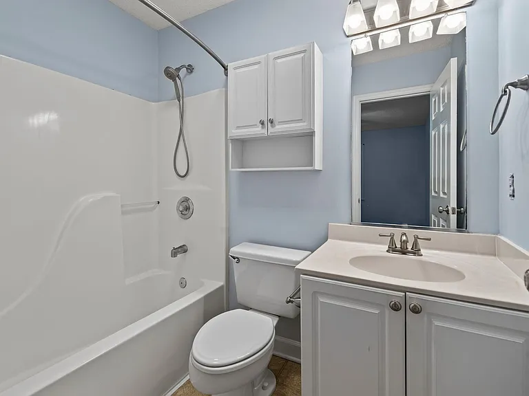 1249 Skyview Dr — Photo 21