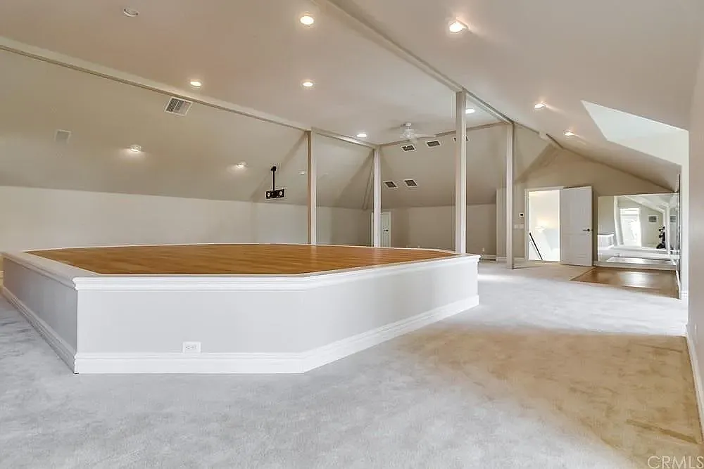 7 bed, 9500 sqft, $17,500 — Photo 4