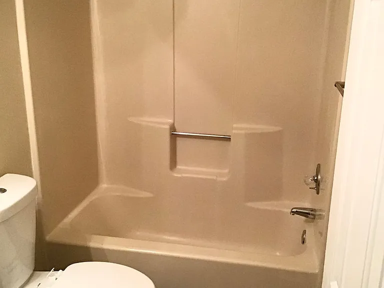 1660 Skiffes Creek Cir — Photo 21