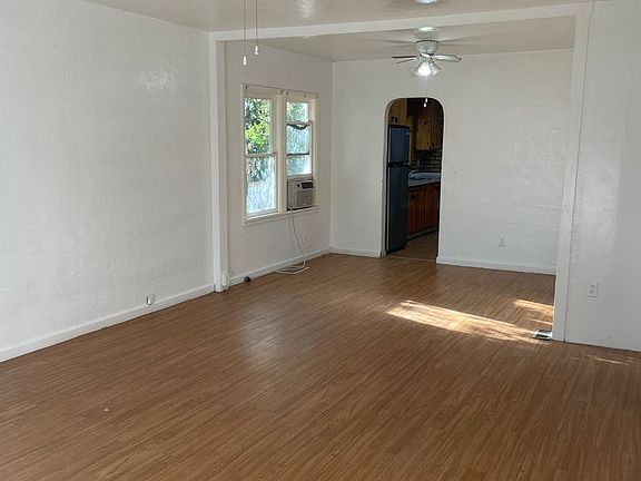 2nd image of 207 20th Ave S APT B