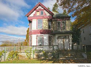 33 Bridge St, Phoenix, NY 13135