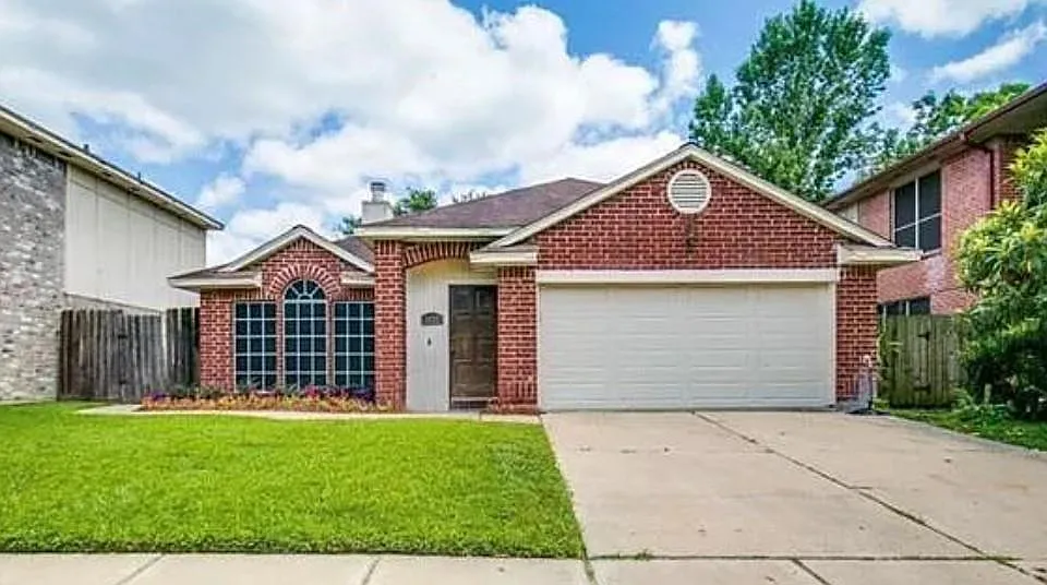 2025 Sandy Knoll Dr