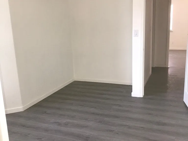 1068 Junction Dr — Photo 16