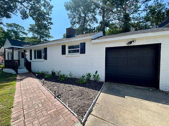 3rd image of 3561 Champlain Ln