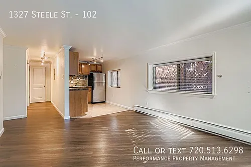 1327 Steele St Photo 1