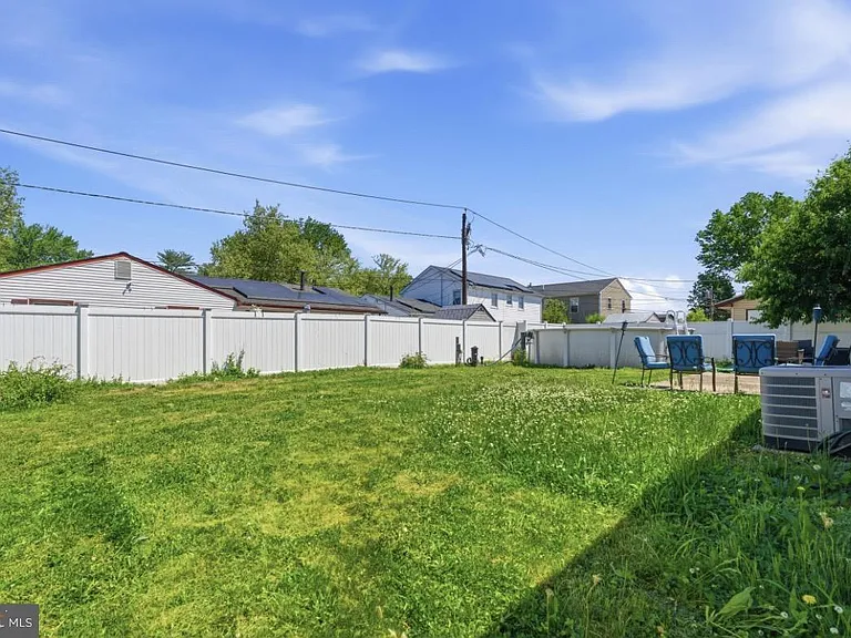 19 Earnshaw Ln — Photo 14