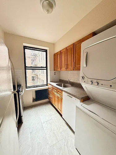 118-40 Metropolitan Ave #3C Photo 1 118-40 Metropolitan Ave #3C Photo 1
