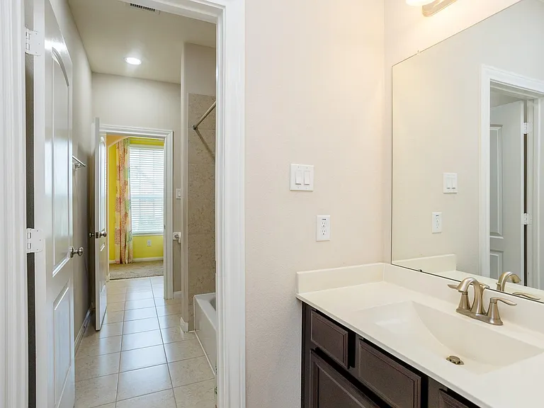 4622 Regal Shadow Ln — Photo 31