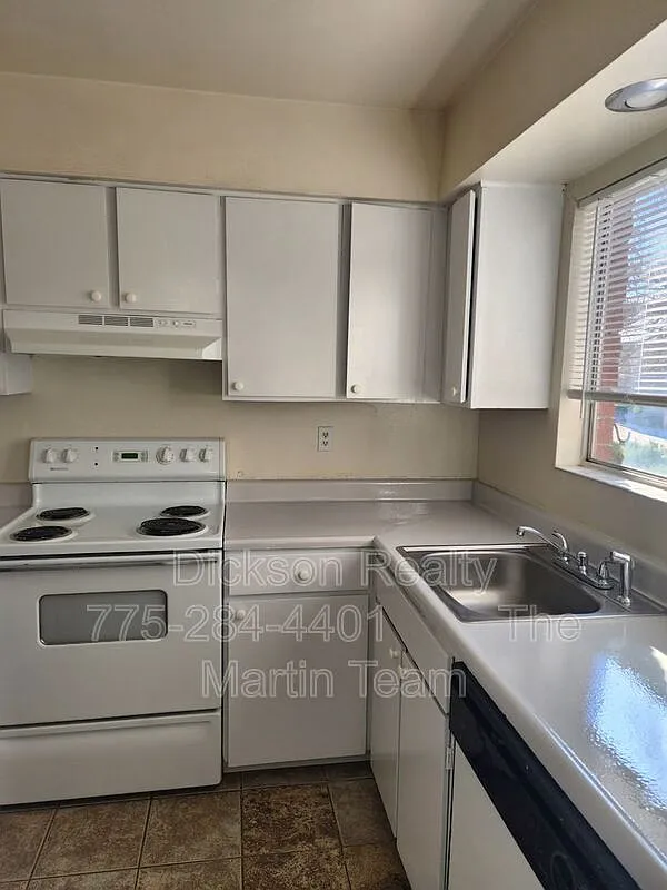 Building Photo - 3293 Gypsum Rd