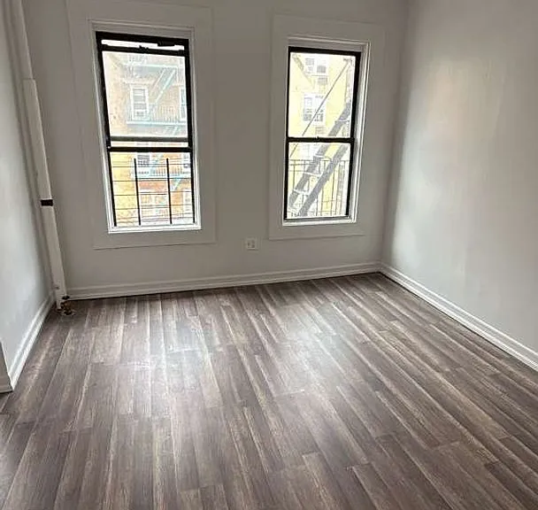 2654 Marion Ave — Photo 7