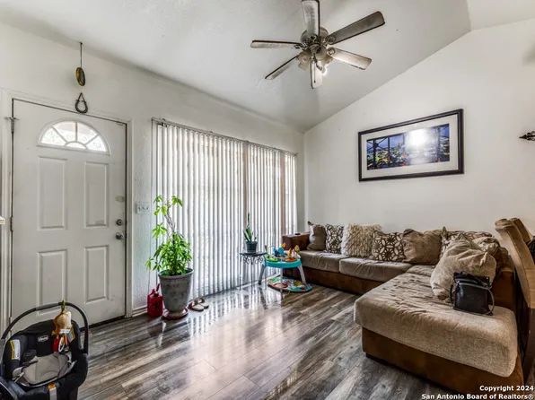 703 CRESTVIEW DR, San Antonio, TX 78228