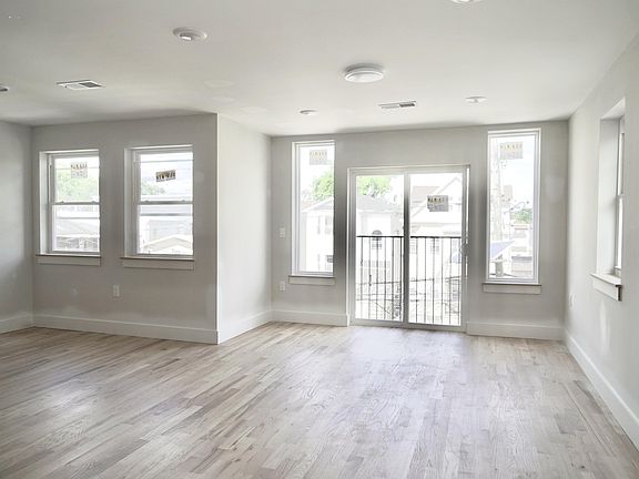 4th image of 717 N 8th St #2