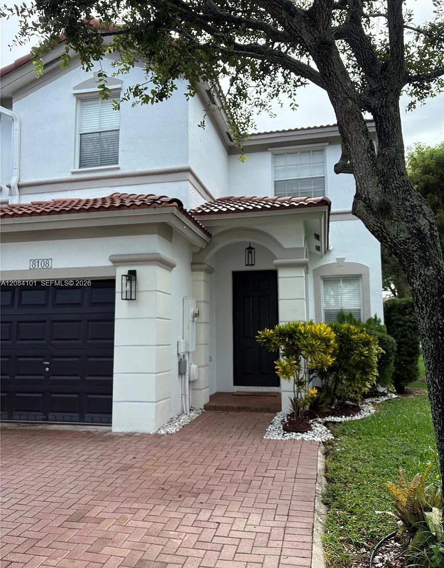 Islands At Doral 1st Addn — Photo 3