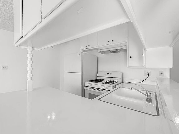 4th image of 5326 La Mirada Ave #2b265f900