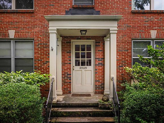 4th image of 2509 Mountain Brook Cir APT C