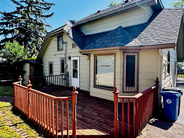 2109 Monte Vista Dr — Photo 2