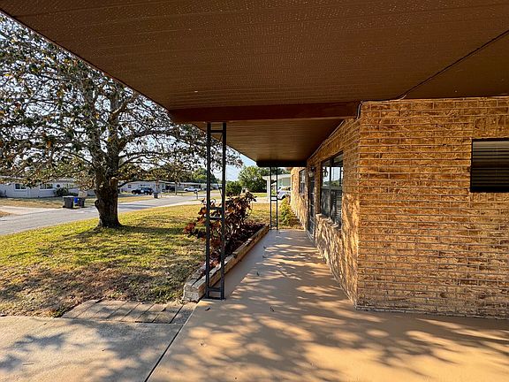 3rd image of 135 N Hilltop Dr