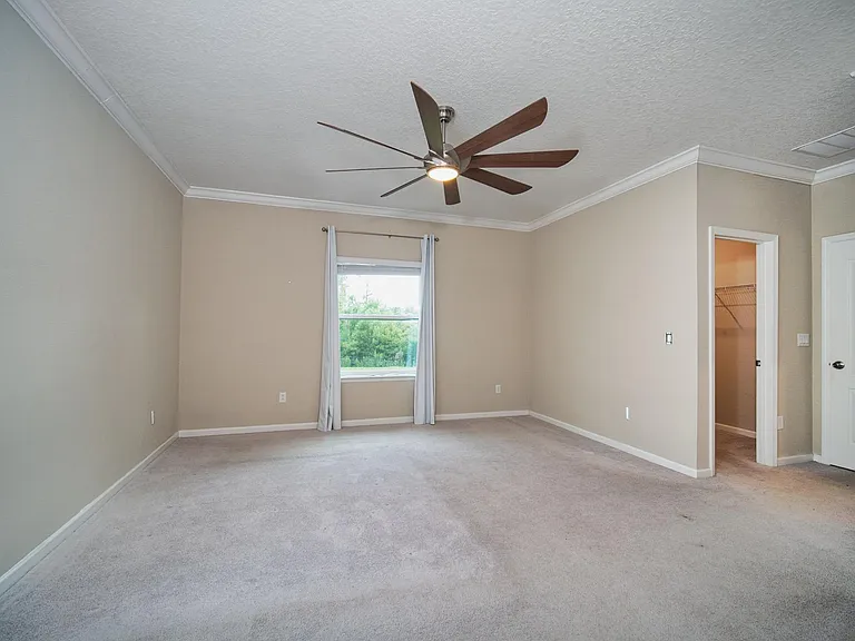 10932 Haws Ln — Photo 4