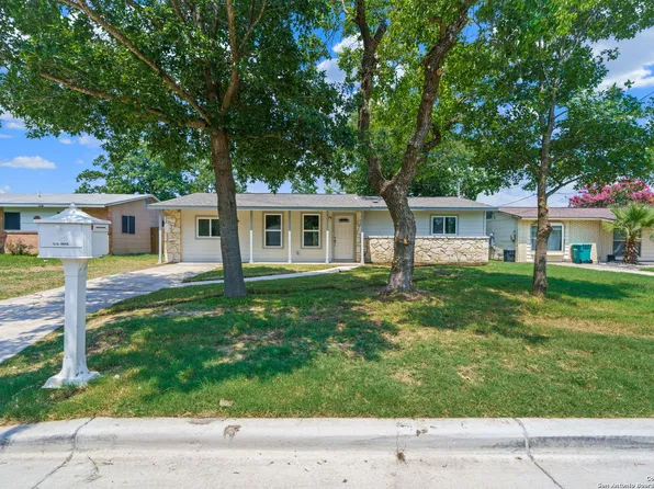 314 PARKVIEW DR, Universal City, TX 78148