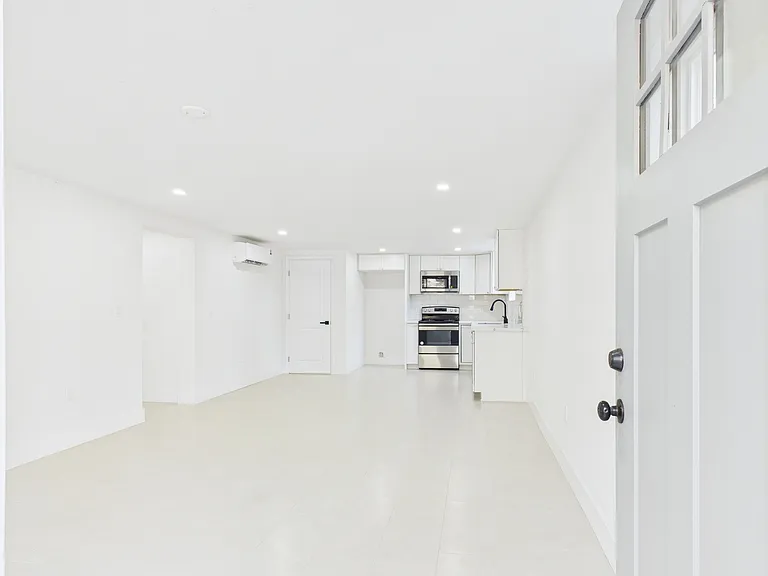2849 Coloma St #B — Photo 4