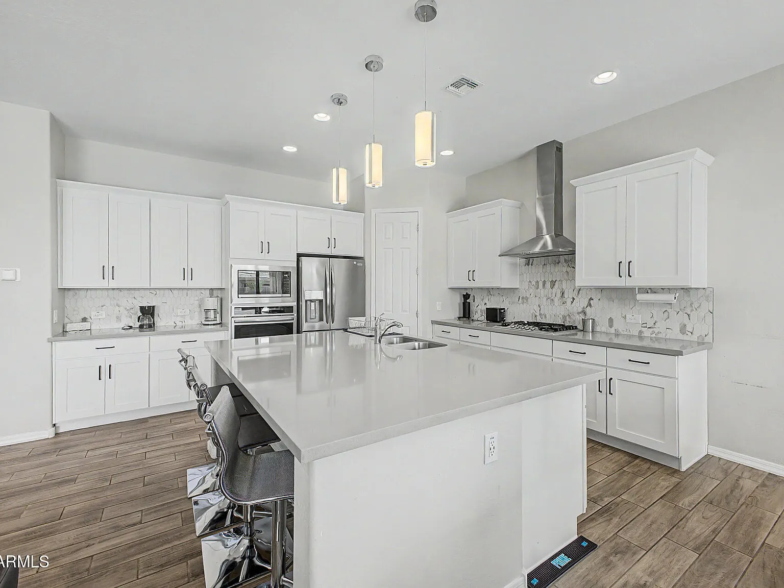 4 bed, 2.5 bath, 2224 sqft, $3,395 — Photo 1
