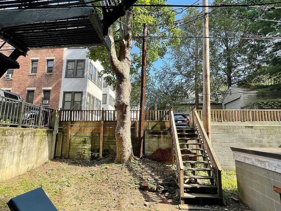 1st image of 1061 Beacon St APT 4