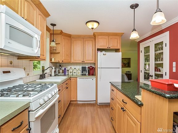 5th image of 15619 90th Avenue Ct E