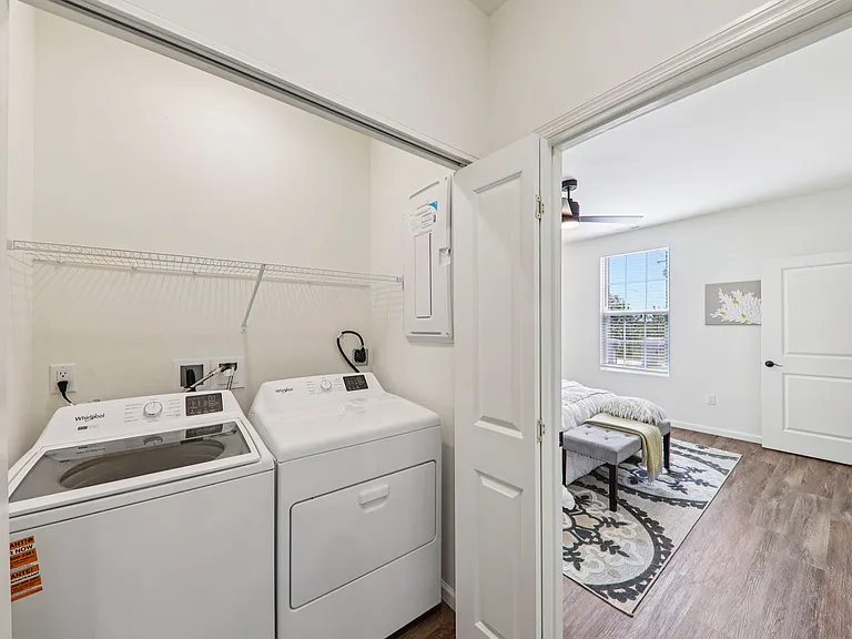 Thornwood Apartments — Photo 18