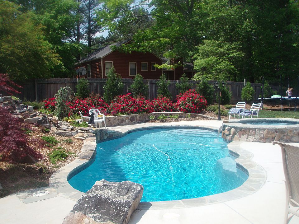 2nd image of 3307 Lowe Dr