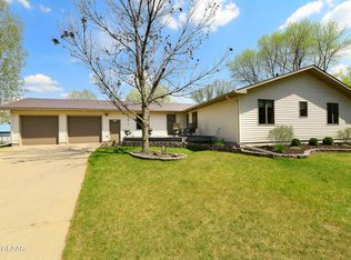 3344 Crown Cv, Grand Forks, ND 58201
