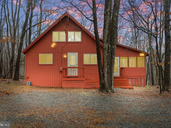 76 Oneida Trl, Hedgesville, WV 25427
