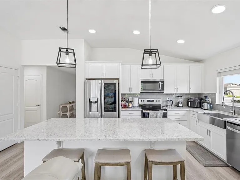 2892 Sanctuary Dr — Photo 3