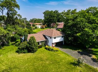 9240 S 86th Ct, Hickory Hills, IL 60457