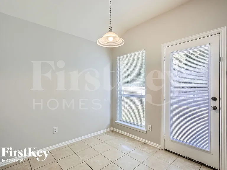 278 Meadowcrest Dr — Photo 10