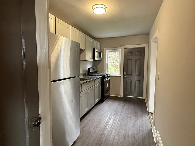 2842 Oakford Ave — Photo 3