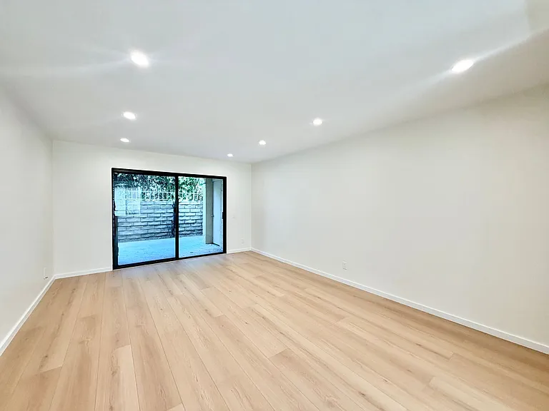 1407 N Sunrise Way #18 — Photo 4