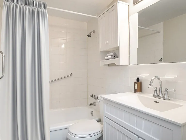 293 Upper Wentworth St — Photo 12